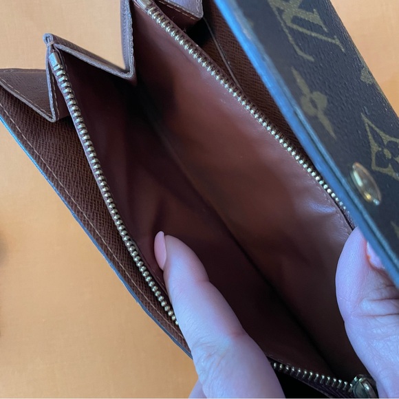 Louis Vuitton Monogram Sara Long Wallet - Picture 15 of 16